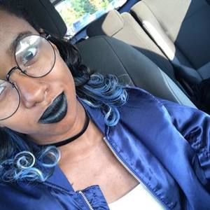 Meet your Posher, Caitlyn